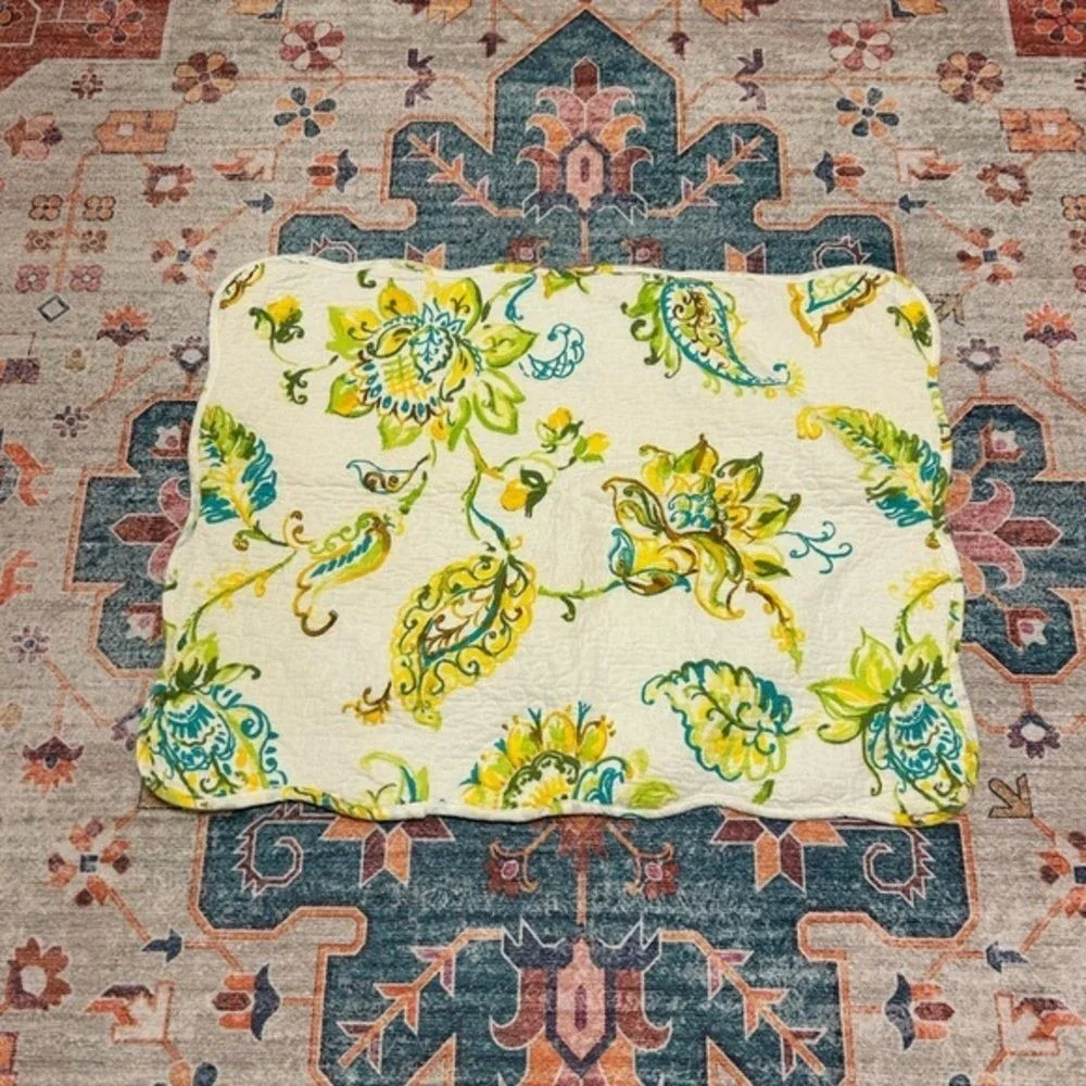 Cottage‎ Butter yellow set of 4 standard quilted pillow shams Scalloped floral